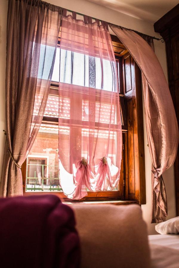 9 Stylish Suite In Unirii Square ทิมิชัวรา ภายนอก รูปภาพ