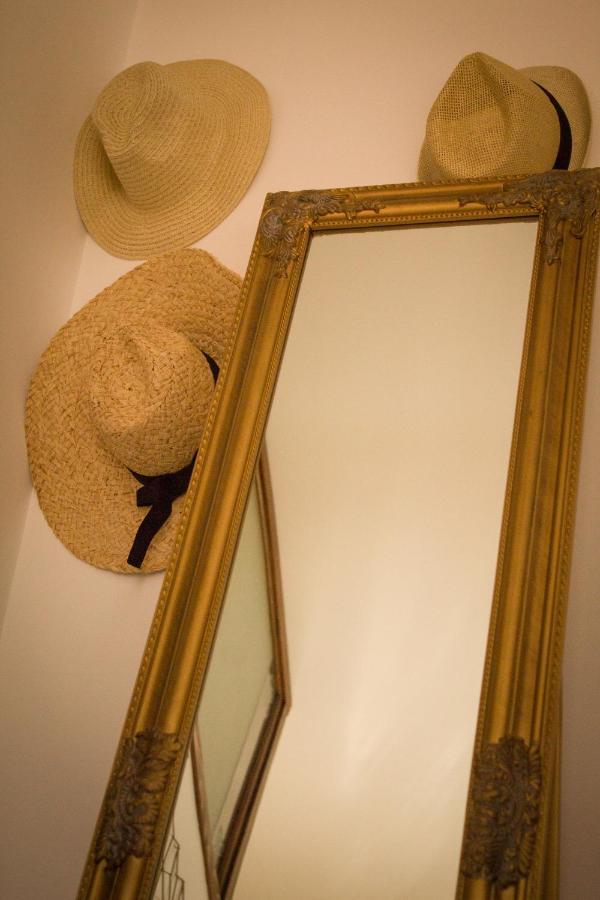 9 Stylish Suite In Unirii Square ทิมิชัวรา ภายนอก รูปภาพ
